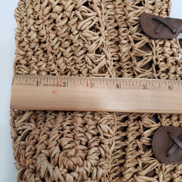 Cute Woven Woman's Satchel / Purse with Carved Animal Decor, Approx. 10 x 9 x 4 - Picture 6 of 7